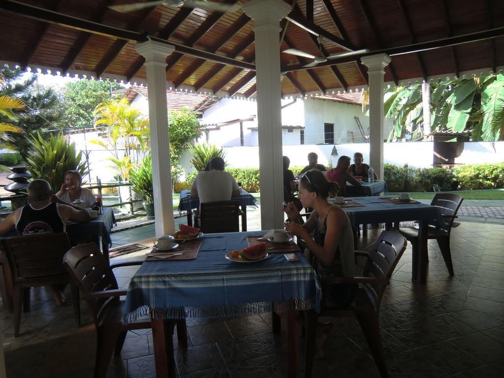 The Oasis Villa Hikkaduwa Bagian luar foto
