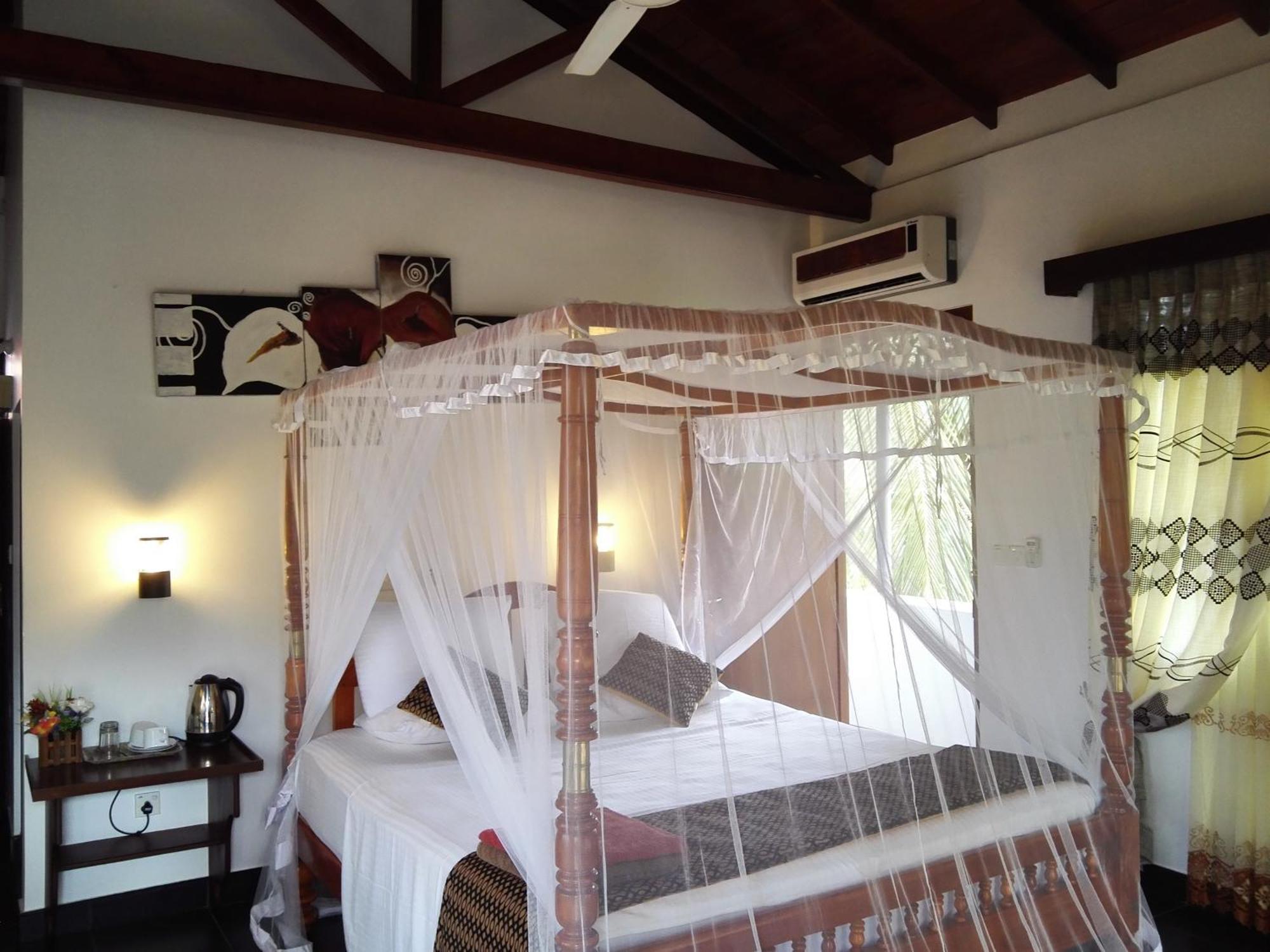 The Oasis Villa Hikkaduwa Bagian luar foto