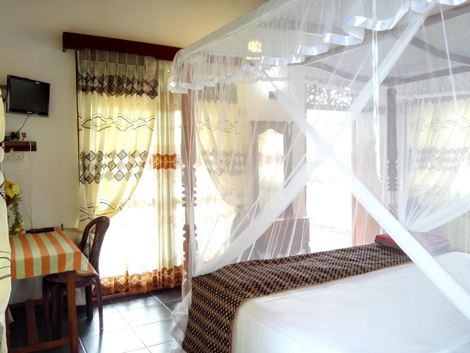 The Oasis Villa Hikkaduwa Bagian luar foto
