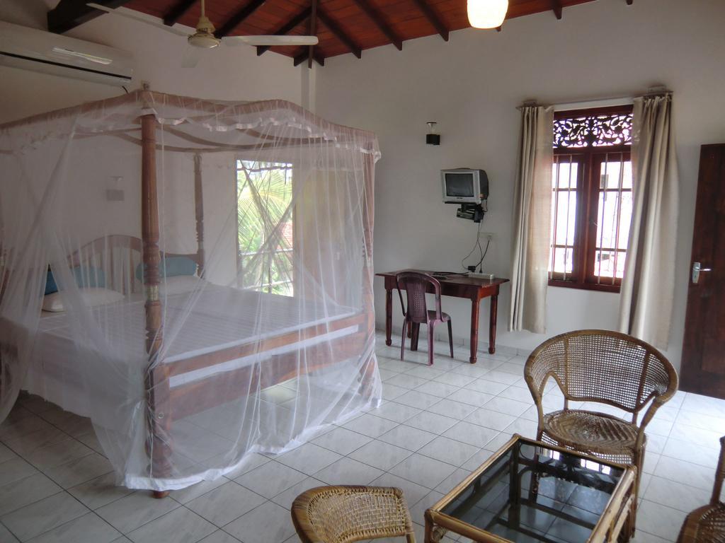 The Oasis Villa Hikkaduwa Ruang foto