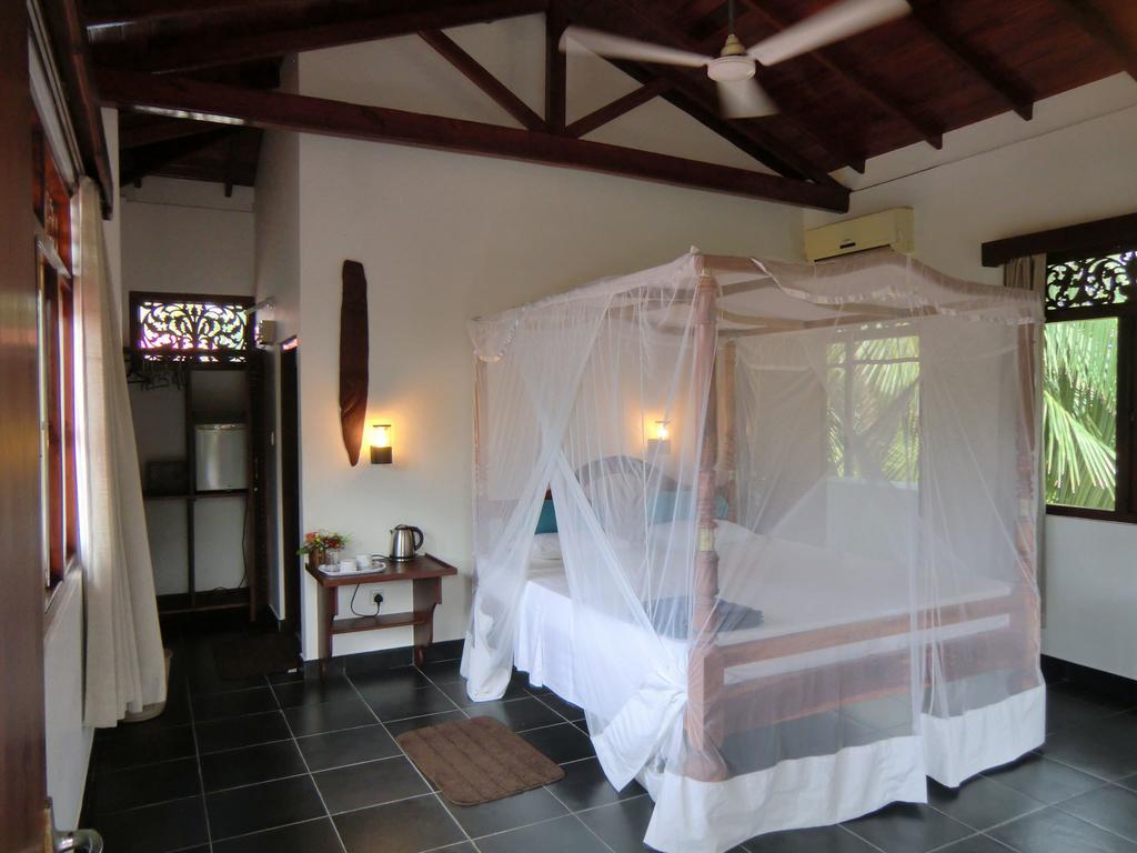 The Oasis Villa Hikkaduwa Ruang foto